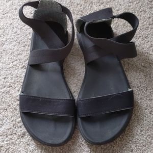 Reef strappy flat sandles